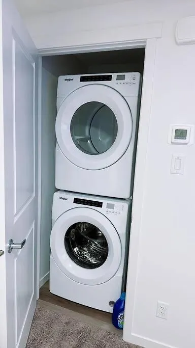 2Bedrooms, 1Bath, Two Beds, New Basement In Mahogany YYC 0*,  캐나다